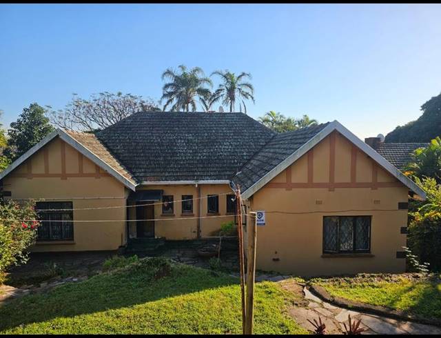 4 BEDROOM HOUSE FOR SALE IN SEA VIEW